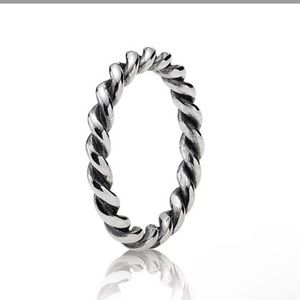 Pandora twist ring size 52 (6)